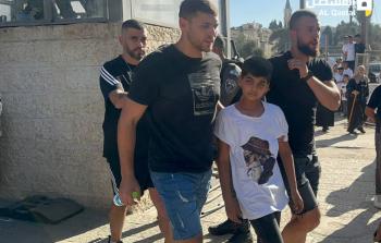لحظة اعتقال الطفل محمود أبو سنينة (8 أعوام) من باب العامود