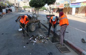 بلدية بيت حانون تشرع بتنظيف مصافي مياه الأمطار استعدادًا لاستقبال فصل الشتاء.