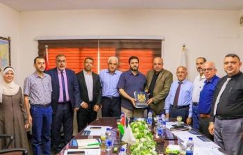بلدية دير البلح تشارك بتوقيع اتفاقية تخفيض أتعاب ورسوم تدقيق مخططات المباني القائمة