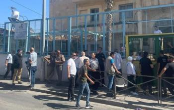 بلدية الاحتلال تبتز أهالي جبل المكبر وترفض نقل أبنائهم من مدرسة السواحرة المتهالكة