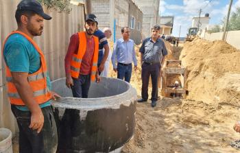 بلدية عبسان الكبيرة تعلن البدء بتأهيل شارع الفلاح في حي أبو دقة الجنوبي