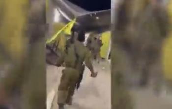 مشهد حي من عملية الشعب داخل القاعدة الإسرائيلية