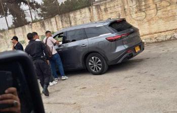 إصابة مستوطنيْن بجروح بعد رشق مركبتهما بالحجارة في نابلس