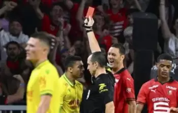 كشف مدة إيقاف مصطفى محمد بعد طرده في الدوري الفرنسي