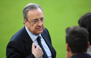 اتهام خطير لبيريز رئيس ريال مدريد بالرشوة