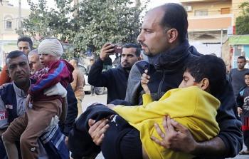 عشرات الشهداء والجرحى في استهداف الاحتلال للمستشفيات والمنازل بأنحاء غزة