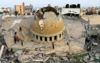 الأورومتوسطي: استهداف دور العبادة في غزة انتهاك لقوانين الحرب وأعرافها