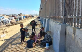 الجدار الحدودي بين غزة ومصر شاهد على تجذر الفلسطينيين بأرضهم