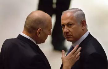 أولمرت ونتنياهو في صورة أرشيفية