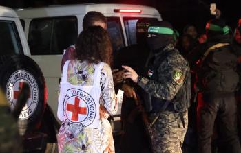 أهل غزَّة عاتبون على الصَّليب الأحمر الدَّوليِّ !