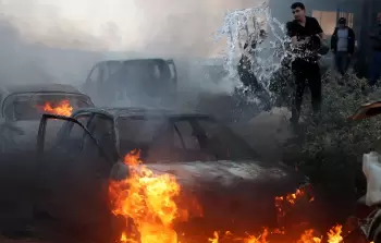 مستوطنون يضرمون النار في أشجار وممتلكات فلسطينية جنوب نابلس
