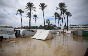 خيام النازحين في غــــزة… في مواجهة البرد والشتاء - طقس العرب.jpeg