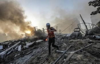 شمال غزَّة.. منير البرش: الشهداء لا يزالون في الشوارع والطرقات ولا يمكننا الوصول إليهم