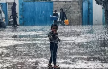 الأورومتوسطي: (إسرائيل) تمنعُ إدخال الأغطية والملابس وسط برد قارس وظروف إنسانيّة كارثيّة