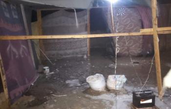 تطايرت خيامهم وأصبحوا في العراء.. المنخفض يترك النَّازحين بلا مأوًى