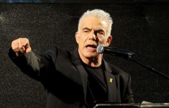 لبيد: الحكومة تطيل أمد الحرب بلا داع بسبب مشاكل نتنياهو