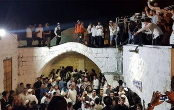 اعتقالات في الخليل وقلقيلية ومستوطنون يقْتحمون قبر يوسُف