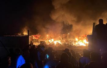 مجزرةٌ دامية وحرائق مُندلعة.. 17 شهيدًا في قصف الاحتلال مخيمًا للنازحين في مواصي خانيونس