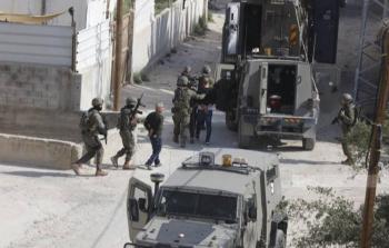 اعتداءاتٌ واعتقالات.. الاحتلال ينفِّذ حملةَ اقتحامات في الضّفة الغربيّة