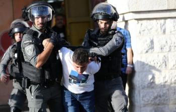 مجموعة حقوقيَّة: الفلسطينيُّون يتعرَّضون لإهانة وتعذيب من الجنود الإسرائيليِّين في الخليل