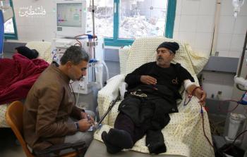 حياة على حافَّة الألم... صواريخ الاحتلال تزرع الفشل الكلويَّ في أجساد الغزيين (بالصور)