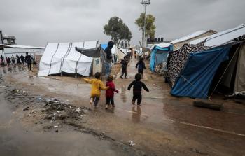 ظروف ماسوية يتعرض لها النازحون بسبب الأمطار والعواصف