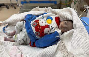 الرضيع جمعة البطران قضى شهيداً نيجة البرد القارس في خيام النزوح