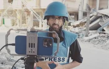 محمد بعلوشة.. صحفي أخْفى جرحه عن المُشاهد لينقلَ مأساة وطنه