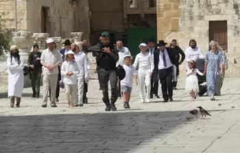 في سادس أيام ما يُسمَّى عيد الأنوار