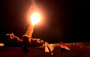 اليمن.. الإعلام الحربي ينشر مشاهد إطلاق صاروخَي 