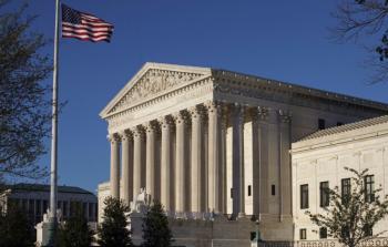 المحكمة العليا الأمريكية تنظر في قانون يسمح بمقاضاة السلطة الفلسطينية