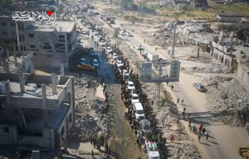 احتفال وسط الرُّكام... مشهد استثنائيّ لتسليم الأسرى في غزَّة