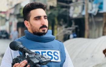 ميلادٌ من شهادة: عن قصَّة صحفي وهَبَ طفلَه الاسم والتَّاريخ ورحل شهيدًا