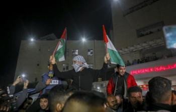 فلسطينيون يحتفلون باتِّفاق وقف إطلاق النَّار وسط ذكريات الألم والأمل بالعودة 