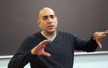 المدير التنفيذي لموقع (Electronic Intifada) علي أبو نعمة