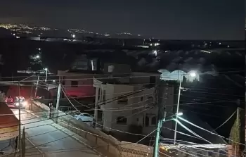 الضَّفَّة: الاحتلال يشنُّ حملة اعتقالات ويوجِّه تهديدات لعائلات الأسرى المقرَّر الإفراج في 