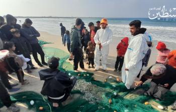 من الحرب إلى البحر.. شباب غزَّة يلجؤون إلى أصعب المهن بحثًا عن لقْمة العيش 