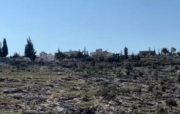 الاحتلال يخطر بهدم جميع مساكن قرية النُّعمان المقدسيَّة