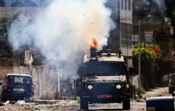 الاحتلال يشنُّ حملة اقتحامات واعتقالات في الضَّفَّة الغربيَّة والمقاومة تتصدَّى