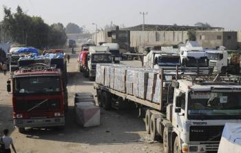 الاحتلال يستهدفُ مركبةً لعناصر تأمين المُساعدات في خانيونس