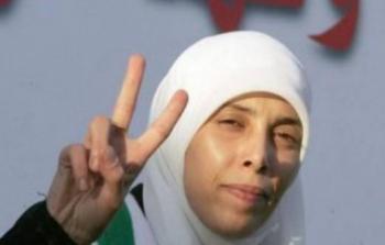 المخابرات الأردنيَّة تطالب الأسيرة المحررة أحلام التميمي بمغادرة البلاد