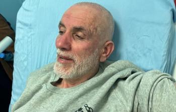 القيادي جمال الطويل ضمن الأسرى الذين تم نقل للمستشفيات بسبب سوء وضعه الصحي بعد تعرضه للضرب قبل الافراج عنه