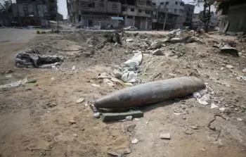 شهيدان بانفجار مخلَّفات للاحتلال بجباليا وغارات على مواقع في غزَّة