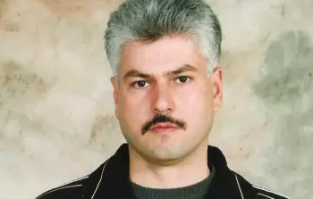 أسيرٌ محرَّر يروي تفاصيل مروّعة حول تعذيب الاحتلال للأسير عبَّاس السَّيِّد