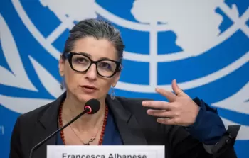 ألبانيز: تصرُّفات 