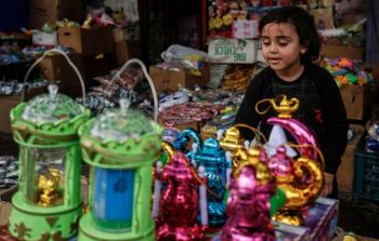 تجار غزة يستعدون لشهر رمضان وسط تحديات اقتصادية ومخاوف أمنية