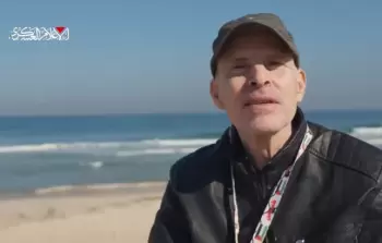 الأسير الإسرائيليُّ الأمريكيُّ كيث سيغال يوجه رسالةً إلى مقاتلي القسَّام  (شاهد)