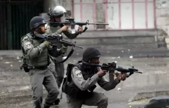 صحيفةٌ عبريَّة: قائدُ في جيش الاحتلال أعطى أوامر لتنفيذ عمليات إعدام ميدانيَّة في الضَّفَّة