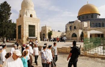 مستوطنون يقتحمون الأقصى ويؤدّون طقوسًا تلموديَّة