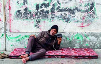 في اليوم العالمي للراديو..  22 إذاعة محليَّة فلسطينيَّة خارج الأثير جراء 